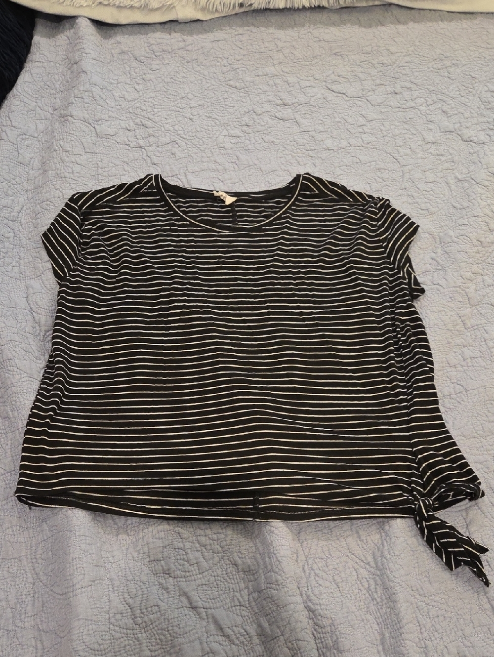 Champion Black & White Striped Short Sleeve Tee with Side Tie Size L!